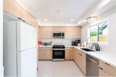 7459 Sylmar Avenue, Van Nuys, CA 91405 - Photo 10