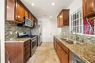 22020 Saticoy St, Canoga Park, CA 91303 - Photo 10