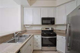 22809 Del Valle St, Woodland Hills, CA 91364 - Photo 2