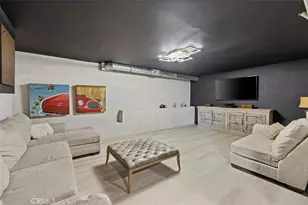 21090 Rios St, Woodland Hills, CA 91364 - Photo 34