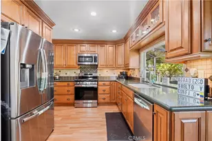 21929 Peppercorn Dr, Saugus, CA 91350 - Photo 14