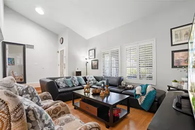 21929 Peppercorn Drive, Saugus, CA 91350 - Photo 4