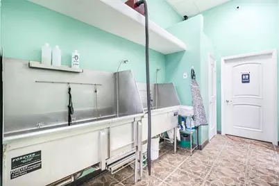 116 E Alameda Avenue, Burbank, CA 91502 - Photo 12