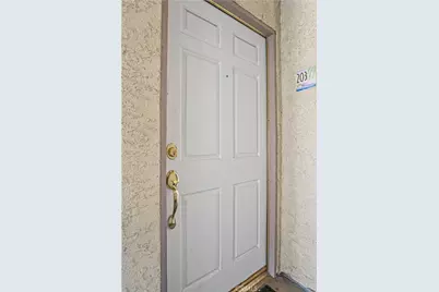 7035 Woodley Avenue #203, Van Nuys, CA 91406 - Photo 18