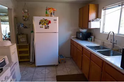 226 E 105th Street, Los Angeles, CA 90003 - Photo 4
