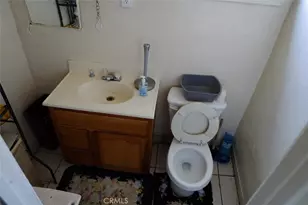 226 E 105th St, Los Angeles, CA 90003 - Photo 6