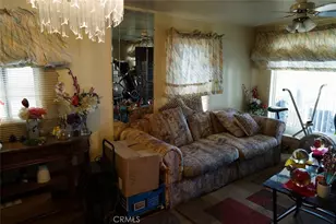 226 E 105th St, Los Angeles, CA 90003 - Photo 2