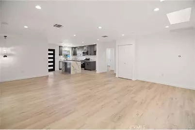 7842 Lasaine Avenue, Northridge, CA 91325 - Photo 12