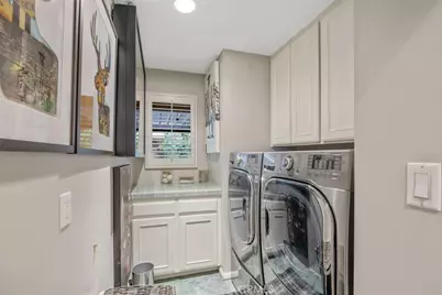 10441 Bloomfield, Toluca Lake, CA 91602 - Photo 24