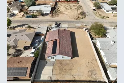 8240 Hemlock Avenue, California City, CA 93505 - Photo 2