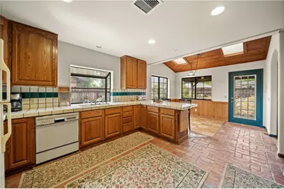 30000 Jamaica Dunes Drive, Tehachapi, CA 93561 - Photo 12