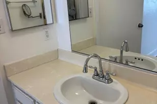 18530 Hatteras St, Tarzana, CA 91356 - Photo 8