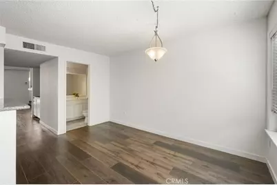 22038 Vanowen St. #215, Woodland Hills, CA 91303 - Photo 12