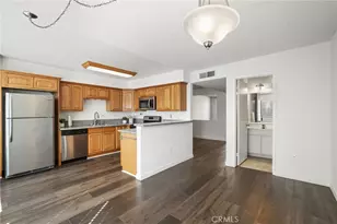 22038 Vanowen St, Woodland Hills, CA 91303 - Photo 14