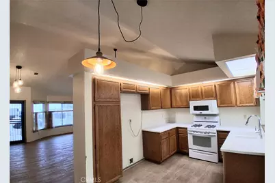 566 E Avenue R8, Palmdale, CA 93550 - Photo 14