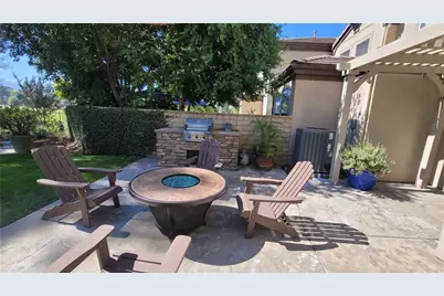 24600 Avignon, Valencia, CA 91355 - Photo 22