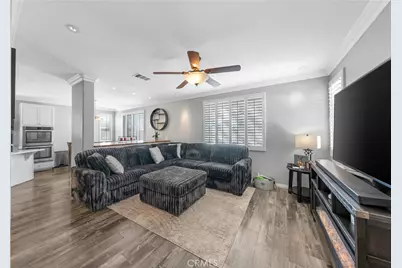 29515 Dana Ct, Canyon Country, CA 91387 - Photo 2
