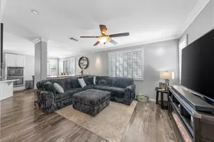 29515 Dana Ct, Canyon Country, CA 91387 - Photo 2