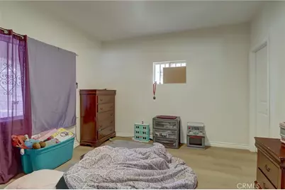 834 E 33rd Street, Los Angeles, CA 90011 - Photo 4