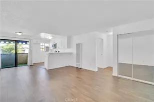 18530 Hatteras St, Tarzana, CA 91356 - Photo 2