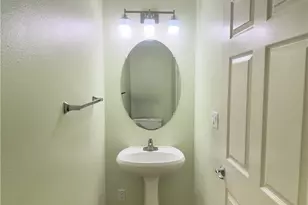 3003 W Riverside Dr, Burbank, CA 91505 - Photo 6