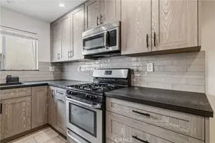 13617 Valerio St, Van Nuys, CA 91405 - Photo 8