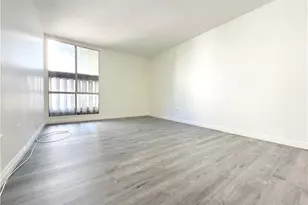 8601 International Ave, Canoga Park, CA 91304 - Photo 14