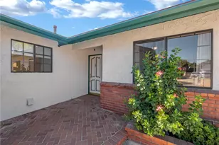 26721 Diaz Dr, Saugus, CA 91350 - Photo 4