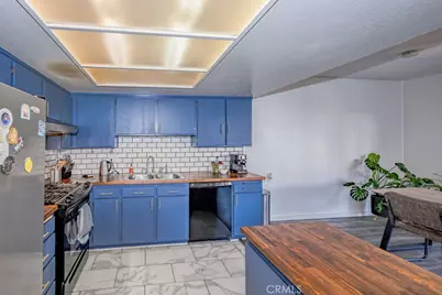 22725 Garzota Drive, Valencia, CA 91354 - Photo 6