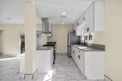 10005 Sepulveda, Mission Hills (San Fernando), CA 91345 - Photo 18