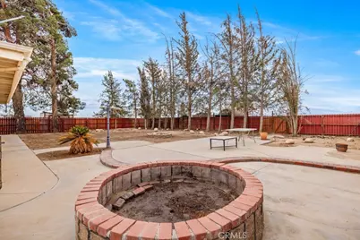 6818 W Avenue A2, Lancaster, CA 93536 - Photo 32