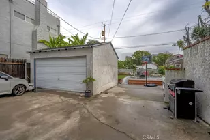 210 N Naomi, Burbank, CA 91505 - Photo 18