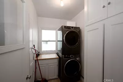 210 N Naomi, Burbank, CA 91505 - Photo 12