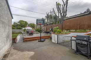 210 N Naomi, Burbank, CA 91505 - Photo 16