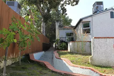 210 N Naomi, Burbank, CA 91505 - Photo 14