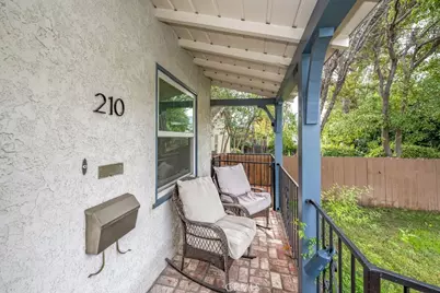 210 N Naomi, Burbank, CA 91505 - Photo 4