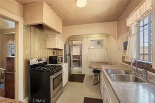 632 E 87th Pl, Los Angeles, CA 90002 - Photo 6