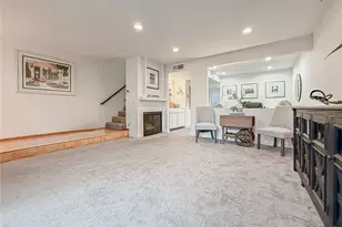 22038 Vanowen St, Woodland Hills, CA 91303 - Photo 2