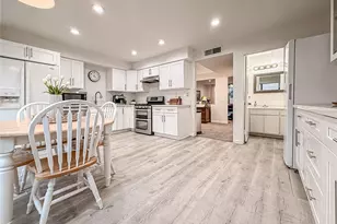 22038 Vanowen St, Woodland Hills, CA 91303 - Photo 8