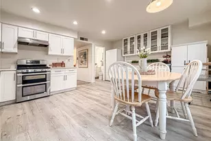 22038 Vanowen St, Woodland Hills, CA 91303 - Photo 10