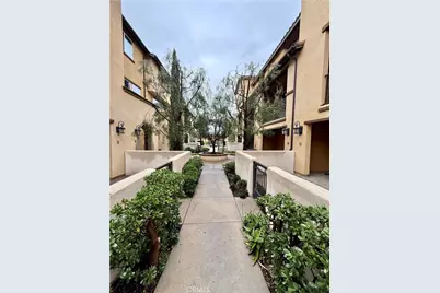 1570 W 1st Street #13, Santa Ana, CA 92703 - Photo 44