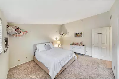 24420 Victory #5, Woodland Hills, CA 91367 - Photo 24