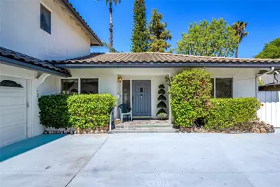 22051 Mulholland Way, Woodland Hills, CA 91364 - Photo 2
