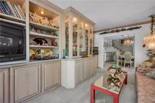 22051 Mulholland Way, Woodland Hills, CA 91364 - Photo 10