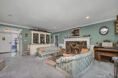 22051 Mulholland Way, Woodland Hills, CA 91364 - Photo 4