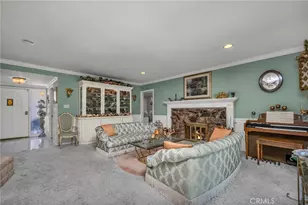 22051 Mulholland Way, Woodland Hills, CA 91364 - Photo 4