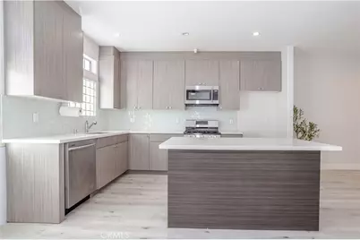 18347 Saticoy #28, Reseda, CA 91335 - Photo 4