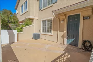 25405 Silver Crest Ct, Saugus, CA 91350 - Photo 4