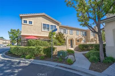 25405 Silver Crest Court, Saugus, CA 91350 - Photo 2