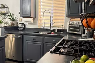 11068 Sharp, Mission Hills (San Fernando), CA 91345 - Photo 4